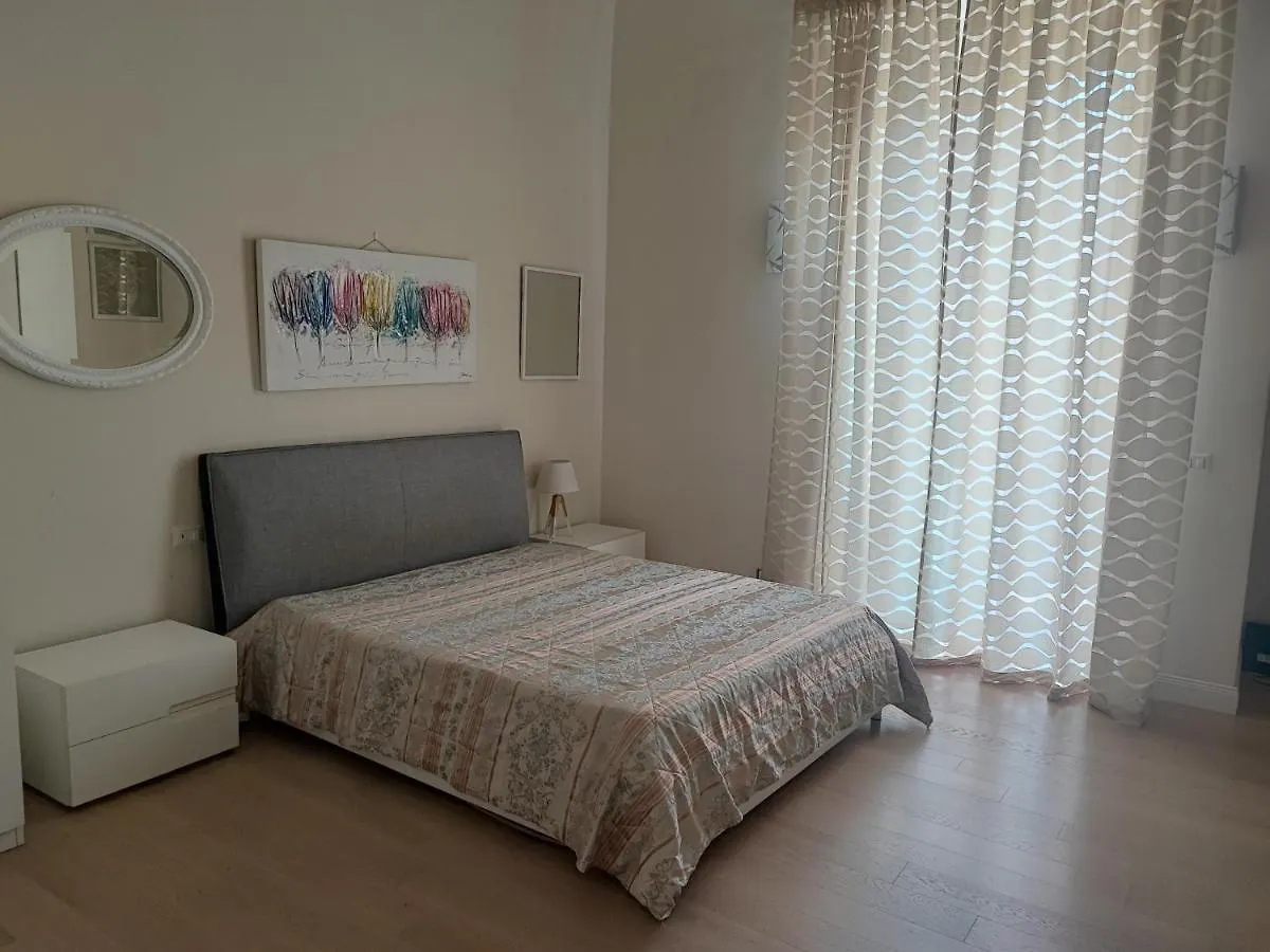 Indahouse Apartment Bari Italy